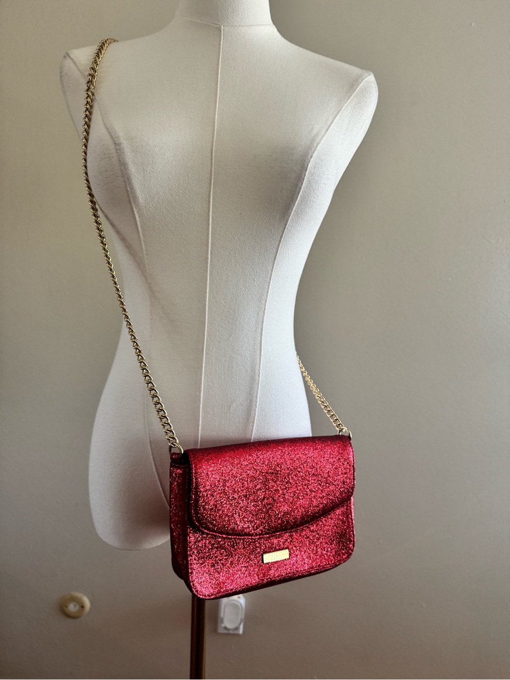 Jimmy Choo Parfumes Red Glitter Chain Crossbody Bag - Picture 4 of 12
